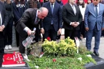 Şehit Öğretmen Aybüke Yalçın kabri başında dualarla anıldı