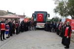 Şehit yakınları "Kahramanların İzinde Anadolu" yolculuğuna uğurlandı