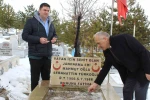 Şehitler kabirleri başında dualarla anıldı