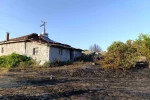 Selendi’de bir ev ve 2 dekarlık arazi alevlere teslim oldu