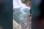 Serinlemek için girdiği suda boğuldu