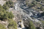 Seydikemer’de heyelan sonrası ekipler çalışmalarını sürdürüyor