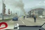 Seyir halinde alev alan otomobile polisler müdahale etti