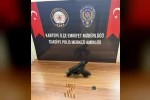 Seyir halindeki araçtan ateş açıldı: Okula mermiler isabet etti, 1 tutuklama