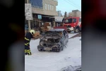 Seyir halindeki otomobil alev alev yandı