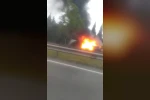 Seyir halindeki otomobil alev topuna döndü