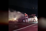 Seyir halindeki otomobil alevlere teslim oldu