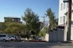 Şiddetli rüzgar okulun çatısını uçurdu