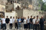 Sıfır atık yarışmasında başarılı olan öğrencilere gezi ödülü