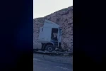 Siirt-Batman kara yolunda yoldan çıkan tır kaza yaptı: 1 yaralı