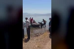 Siirt’te bahçede fenalaşan hasta, tekneyle ambulansa ulaştırıldı