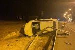 Siirt’te hafif ticari araç takla attı, sürücü kazayı yara almadan atlattı