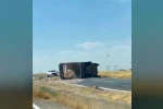 Siirt’te kamyon devrildi: 1 yaralı