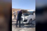 Siirt’te seyir halindeki araç alev topuna döndü