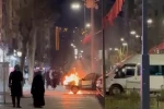Siirt’te seyir halindeki otomobil alev alev yandı