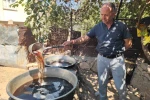 Siirt’te sinceri üzümünden pekmez yapımına başlandı
