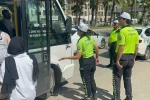 Şikayetini dile getiren sürücü ile trafik polisleri arasında gerginlik