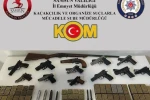 Silah tacirlerine ve düğün magandalarına operasyon: 12 tabanca ele geçirildi