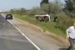 Silivri’de kontrolden çıkan kamyonet yan yattı
