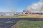 Silivri’de rüzgarla büyüyen yangında alevleri kontrol altına alma çalışmaları devam ediyor