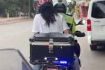 Sınava geç kalan öğrencilerin imdadına polis yetişti