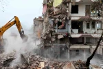 Sındırgı’da deprem sonrası yıkımlar yeniden başladı
