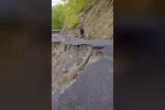 Sinop’ta heyelan: Grup yolu ulaşıma kapandı 