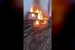 Sinop’ta iki katlı köy evi yanarak kül oldu