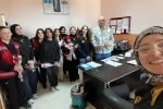 Sinop’ta öğrencilerden öğretmenlere çiçek