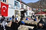 Şırnaklı öğrenciler köyde kitap yazıp imza günü etkinliği düzenledi