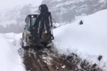 Şırnak’ta kar yolları kapattı