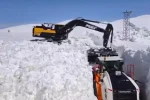 Şırnak’ta nisan ayında kar esareti sürüyor