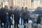 Sivas’ta yürekleri ısıtan dayanışma, karla mücadele çalışanlarına sıcak süt ikramı
