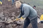 Siverek’te hasar gören sulama göletini vatandaşlar onardı