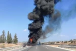 Şoför, yolcuları tahliye etti otobüs alev alev yandı