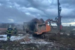 Sondaj çalışması yapan araç cayır cayır yandı