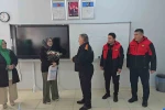 Sorgun Belediyesi İtfaiyesi, kendilerine mektup yazan Belinay’a okulunda sürpriz yaptı