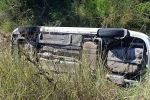 Sulama kanalına uçan otomobilin sürücüsü kazayı yara almadan atlattı