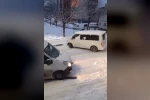 Sultangazi’de kar yağışı kazalara neden oldu: Caddeler buz pistine döndü 