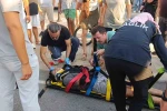 Sürüklenen motosiklet yayaların arasına daldı: 3 yaralı