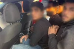Taksiyle göçmen kaçıran insan tacirleri polisten kaçamadılar