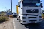 Tali yola sapan kamyona çarpmamak için Kent Güvenlik Yönetim Sistemi direğine çarptı