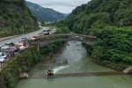 Tarihi Kiremitli Köprü turistlerin gözdesi oldu