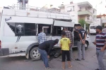 Tarım işçilerini taşıyan iki minibüs çarpıştı: 5 yaralı