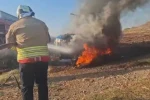 Tarla sürerken yanmaya başlayan traktör kullanılamaz hale geldi