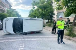 Tavşanlı’da otomobil yan yattı: 2 yaralı