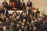 TBMM'de bakanların yemin töreninde gergin anlar