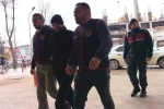 Tekel bayiye tüfekle ateş açıp 2 kişiyi yaralayan cezaevi firarisi yakalandı 