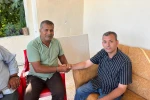 Tekerlekli sandalyesiyle otobüse binemeyen vatandaş, engelliler derneğine bağışta bulunması şartıyla şoförle barıştı