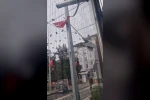 Temizlik işçisinin bayrak duyarlılığı